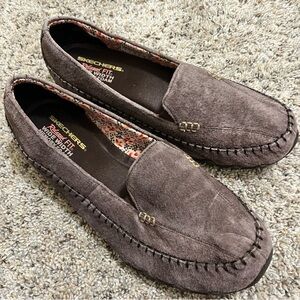 Skechers Brown Suede Relaxed Fit Shoes Memory Foam Size 10 Wide Width